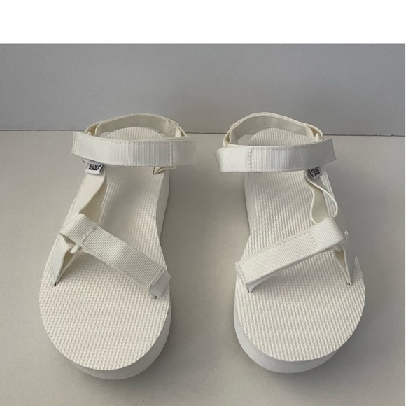 Teva Flatform Universal Sandals White 9 - Picture 1 of 9